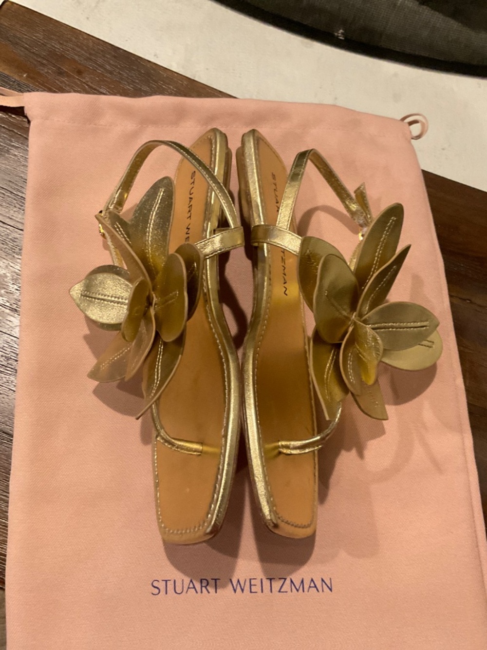 Stuart Weitzman Paradise Sandals Gold Leather Size 7 - Picture 3 of 7